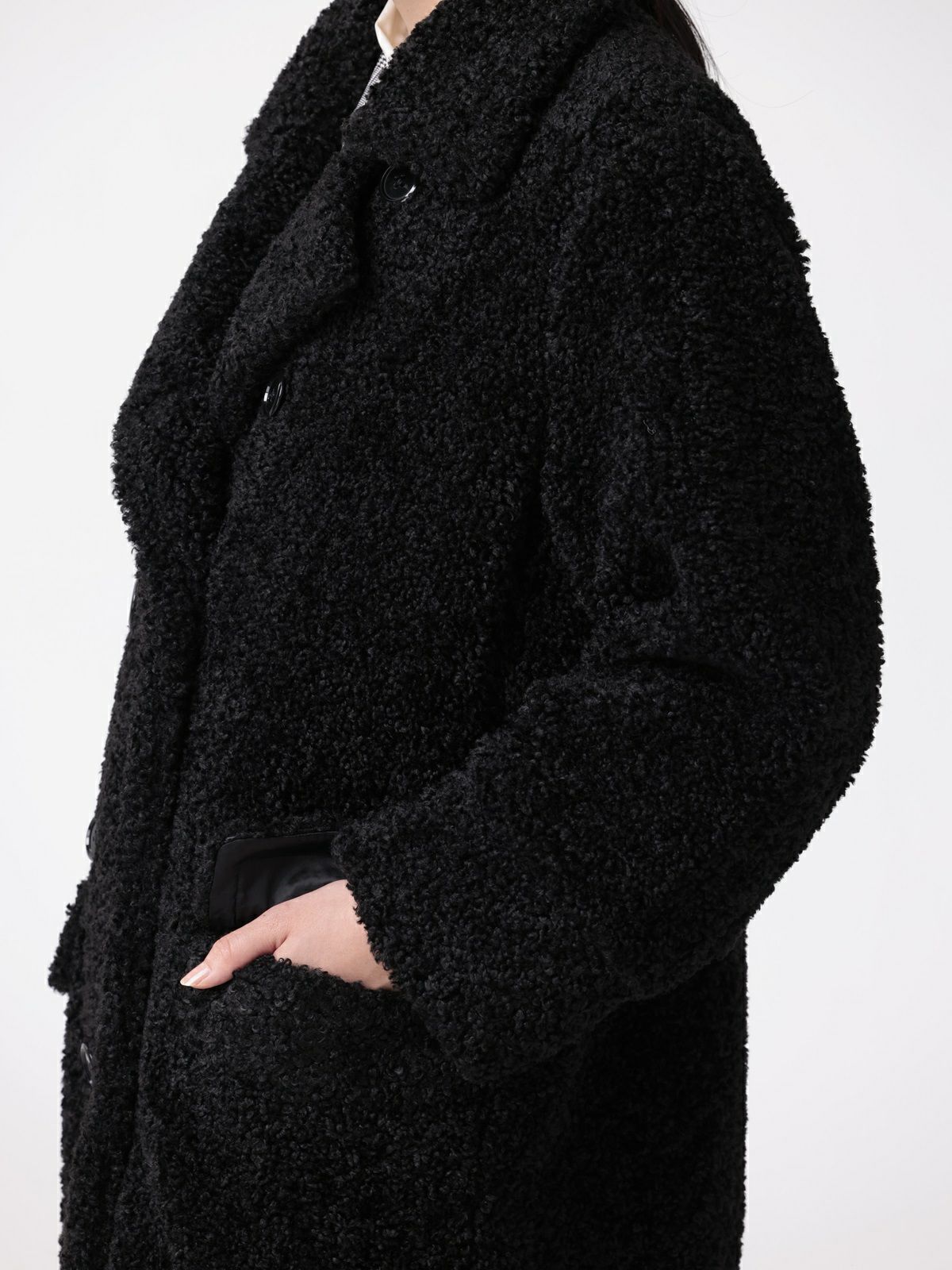 ブラックボアコート キービジュアル2