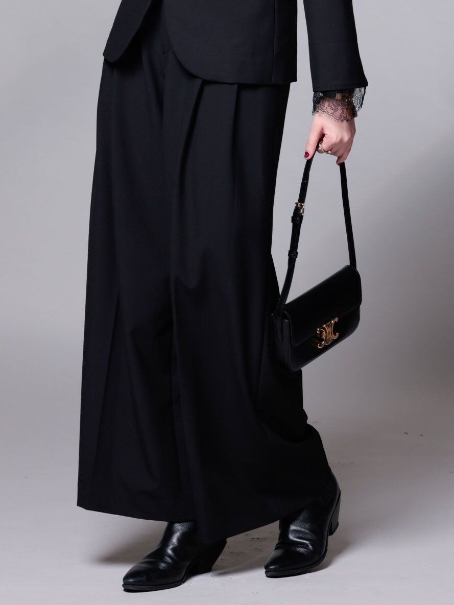 ブラックワイドパンツ