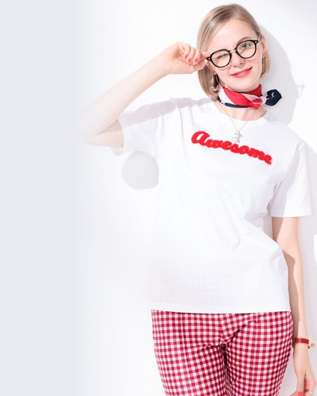 Awesome Tシャツ着用