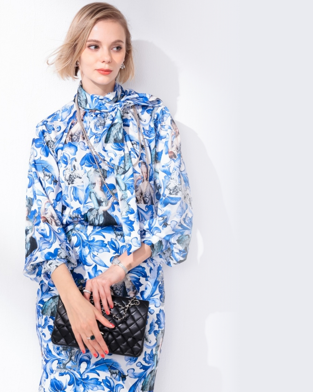 LUMINOUS マリーアントワネットブラウス着用